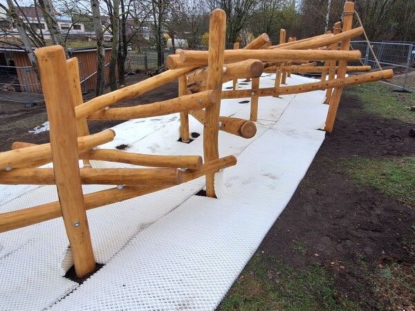 Hybridrasen mit Fallschutz für Kitas, Kindergärten & Schulen (DIN EN 1177 zertifiziert)