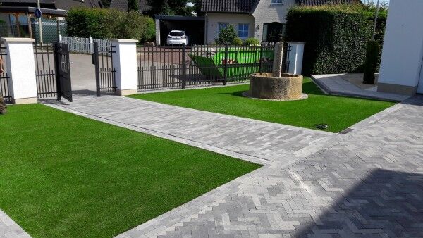Kunstrasen High-Line 40mm im Vorgarten