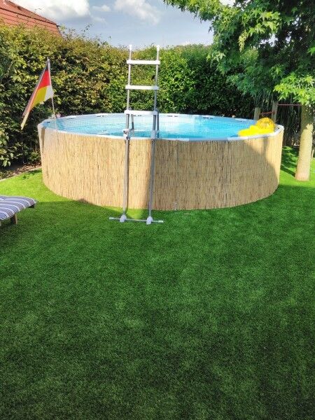 Kunstrasen Comfort-Line 50mm als Pool-Unterlage