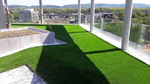 Kunstrasen Premium-Line 40mm auf Dachterrasse