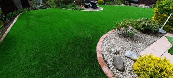 Kunstrasen Premium-Line 35mm im Garten