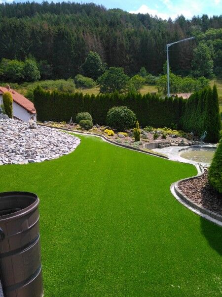 Kunstrasen Comfort-Line 28mm für Garten mit Hanglage