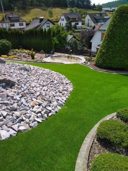 Kunstrasen Comfort-Line 28mm für Garten mit Hanglage