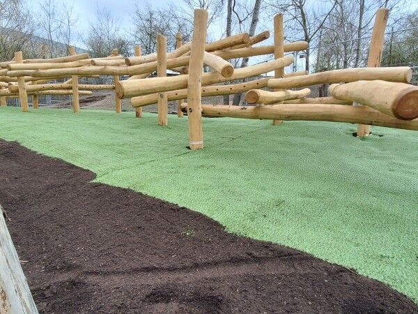 Hybridrasen mit Fallschutz für Kitas, Kindergärten & Schulen (DIN EN 1177 zertifiziert)