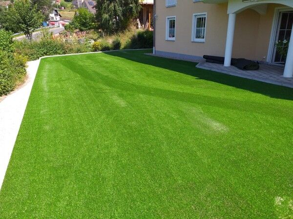 Kunstrasen Classic-Line 28mm im Garten