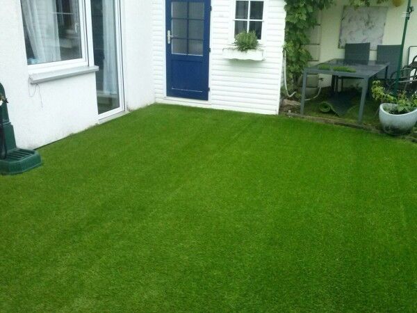 Kunstrasen Basicline 24mm im Innenhof